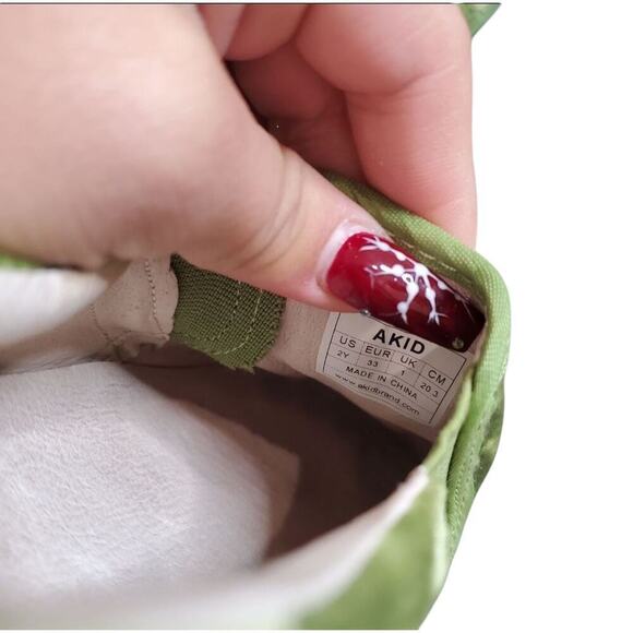 Akid Green Velvet Kids Slip-On Shoes Size: 2 - Picture 7 of 7